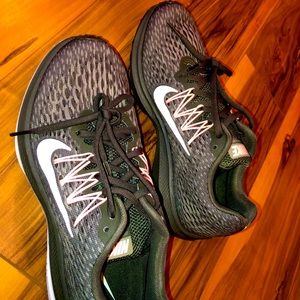 Nike running shoes size 7.5